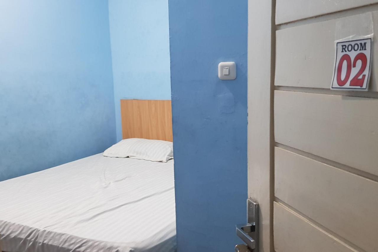 Oyo 93162 Cempaka Syariah Hotel Medan Buitenkant foto