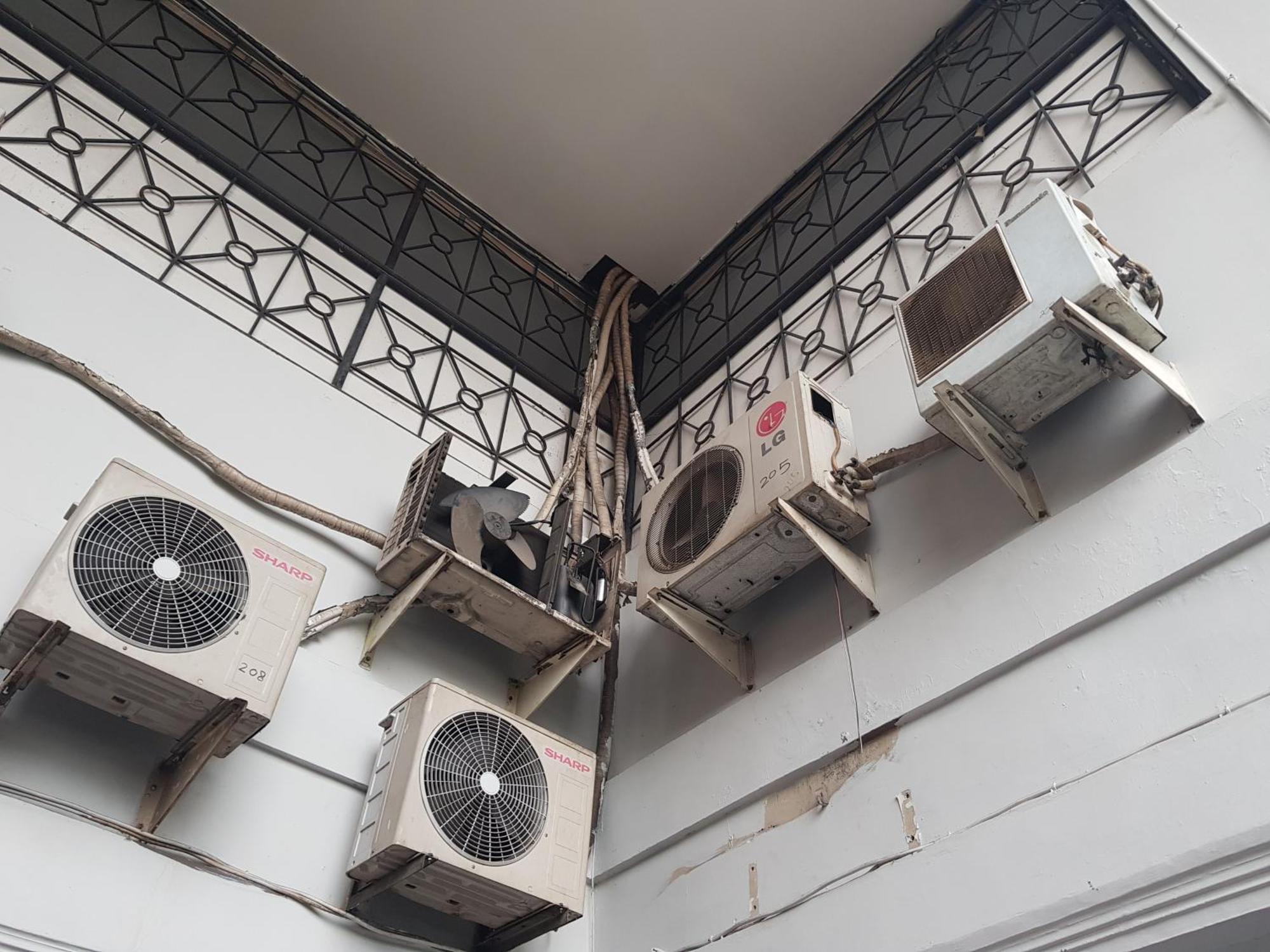 Oyo 93162 Cempaka Syariah Hotel Medan Buitenkant foto